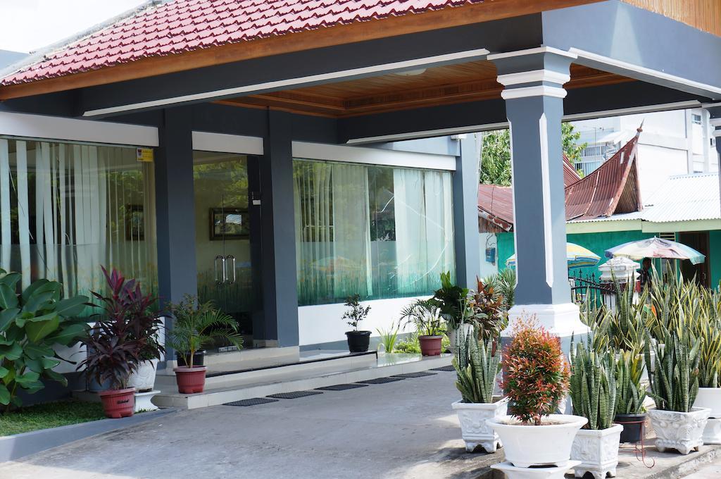 Edotel Minangkabau Padang  Exteriör bild