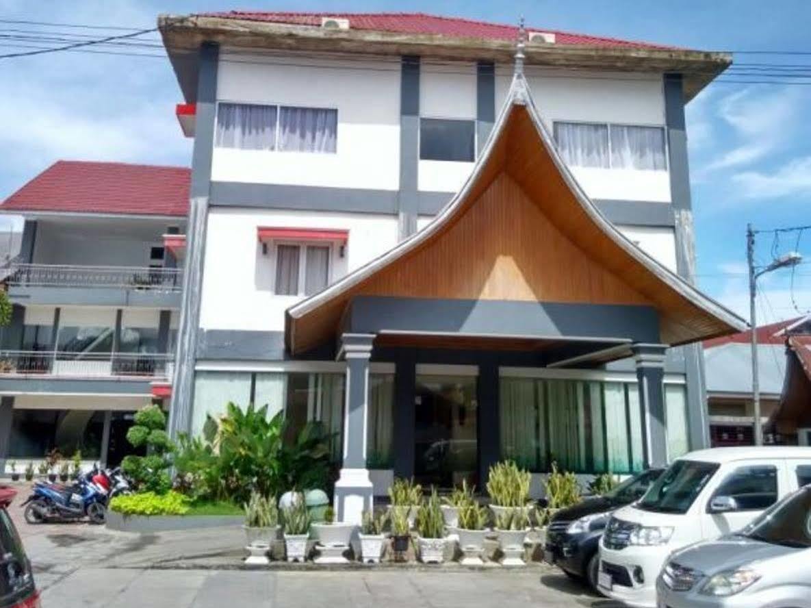 Edotel Minangkabau Padang  Exteriör bild